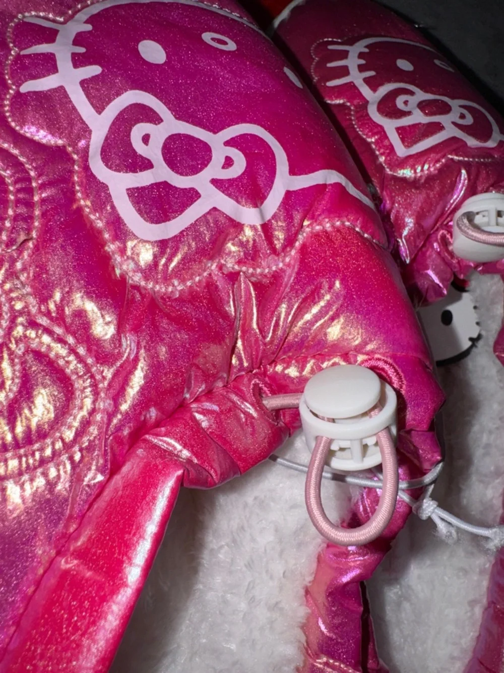 Hello Kitty-NWT Pink Metallic Slip-On Slippers Adult Size 7-8 - Picture 6 of 13